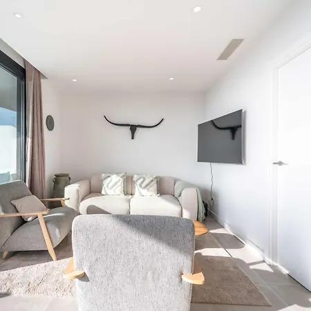 Apartment Casa Lozano - Sea View With Terrace And Pool, Higueron West, Fuengirola